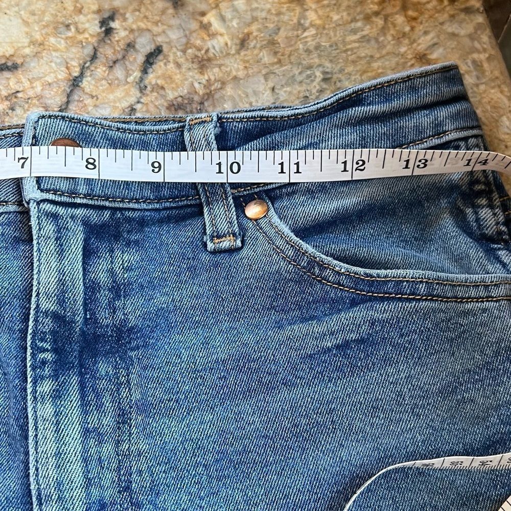Wrangler Wanderer High Rise Flare 622 Jeans - Picture 11 of 15